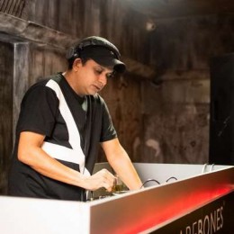 DJ Visnu at Barebones - The Balcony Bar Image 66